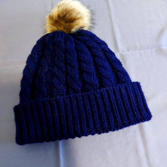 Women's hat - Picture 1 of 3
